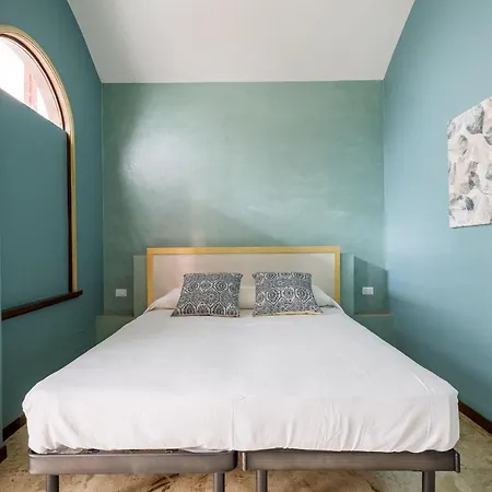 R A By Wonderful Italy